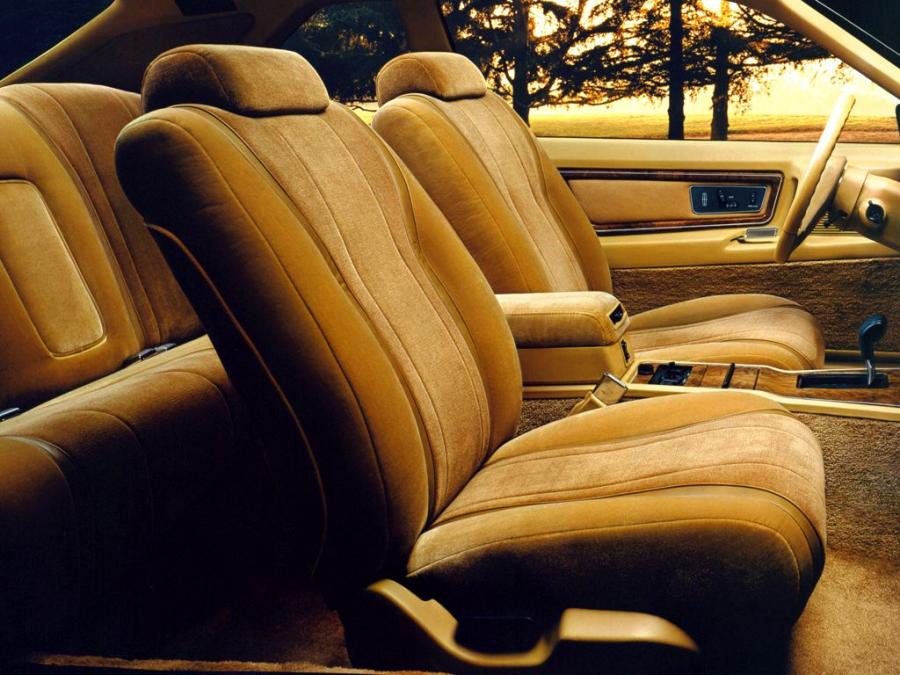  Lincoln Mark VII 1984 года  (фото 4 из 10)